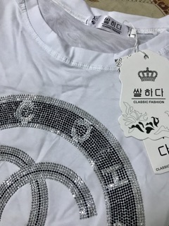 Áo thun đính đá