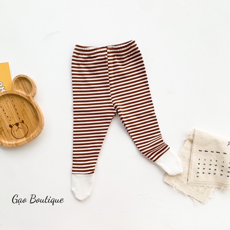 Body dài tay kèm quần tất cho bé