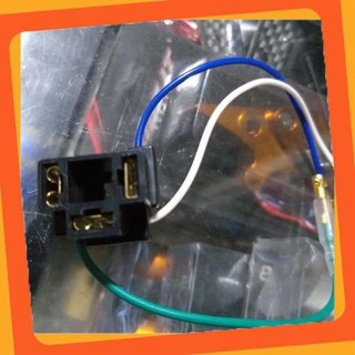 Đuôi đèn chân H4 loại 1