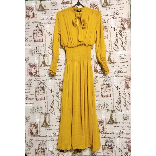 Đầm Zara vàng dáng midi