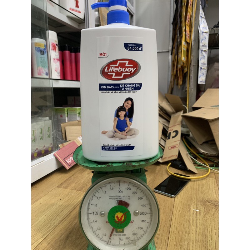 Sữa tắm Lifebuoy chăm sóc da 1,1kg (mầu xanh)