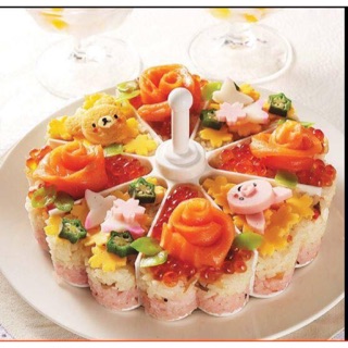 Khuôn xôi 8 phần cực tiện iach lại đẹp mắt