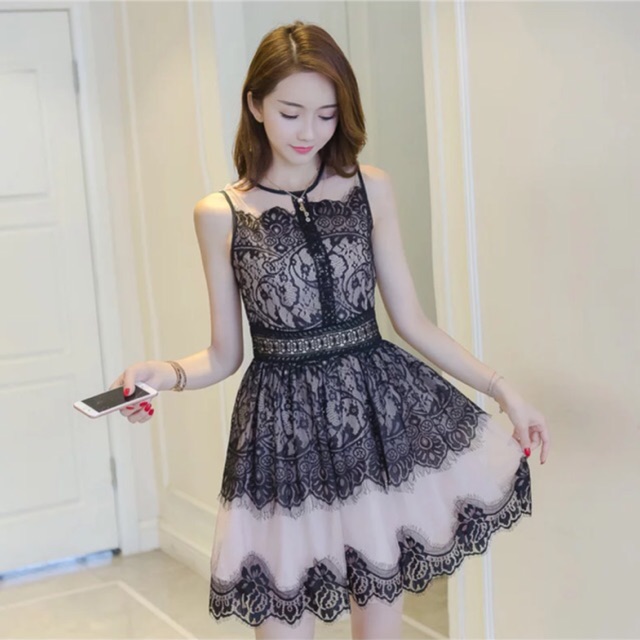 Đầm ren xoè công chúa