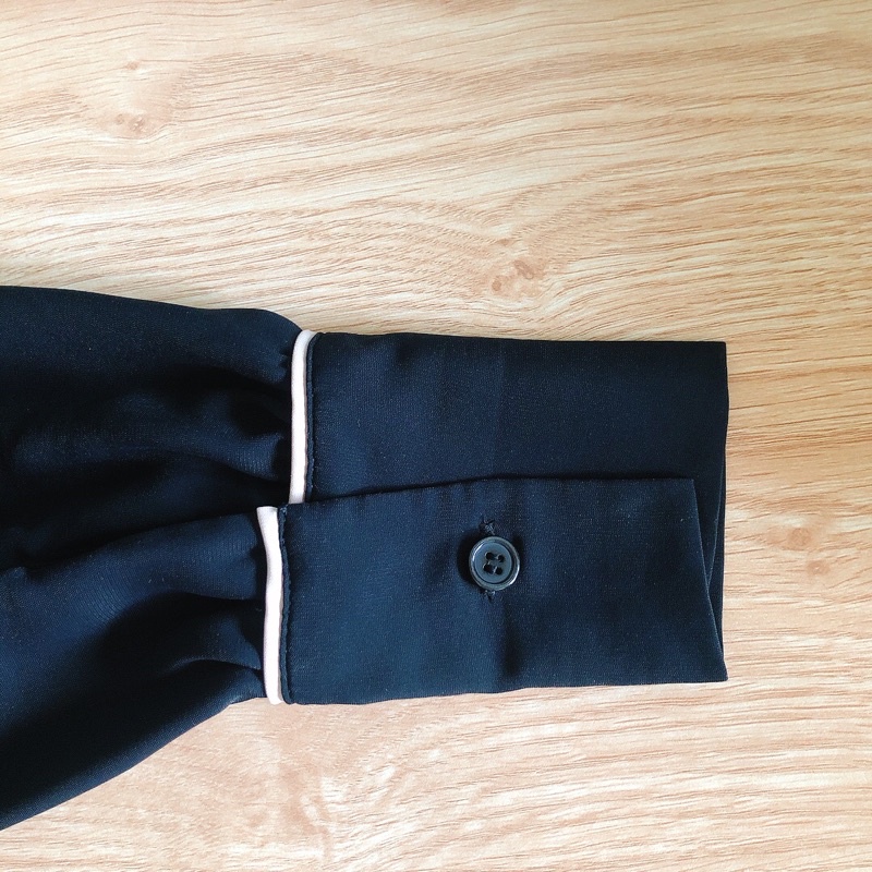 Áo sơ mi đen cổ Vest