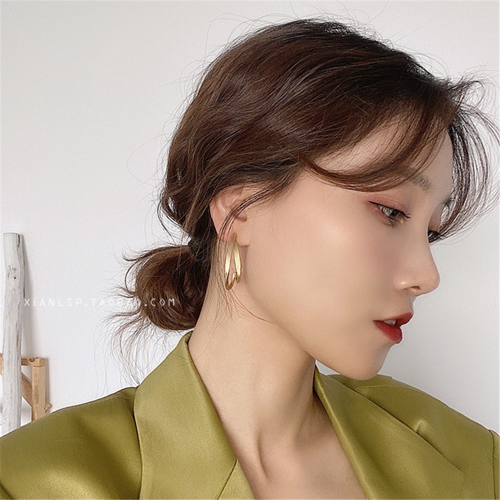 Đôi Khuyên Tai Nữ Hình Chữ C Xinh Xắn