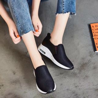 Giầy thể thao cao cấp siêu nhẹ
