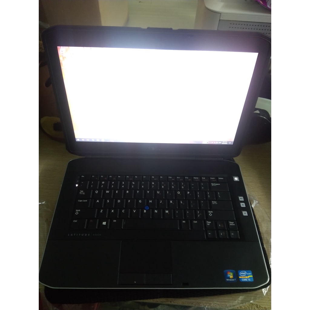 Laptop Dell Latitude E5430 CPU i5 Ram 4Gb SSD 128Gb đã qua sử dụng