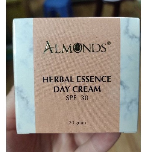 Kem dưỡng da ban ngày hạnh nhân ,cao nám, cao mụn  Almonds