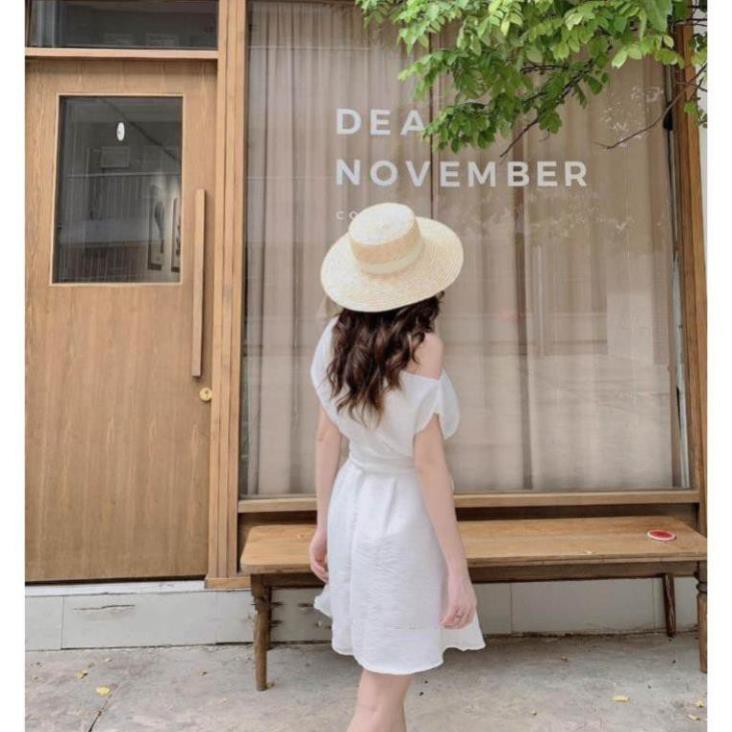 Đầm dạo phố trắng lệch vai thắt nơ eo | BigBuy360 - bigbuy360.vn