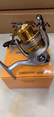 Máy câu cá DAIWA SWEEPFIRE size 2500 - 4000