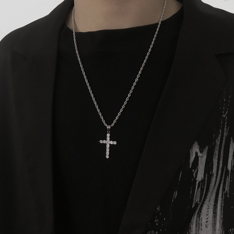 Dây Chuyền Nam Mặt Chữ Thập Đính Đá Siw Chain Kuu Studio Màu Bạc Đẹp Cao Cấp - Vòng Cổ Nam Ice Cross Chất Liệu Titan