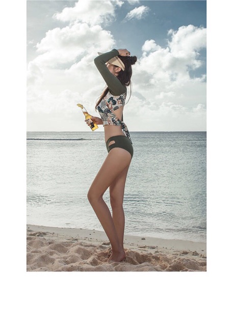 Đồ bơi dài tay dáng Hàn phối hoạ tiết hoa lá | BigBuy360 - bigbuy360.vn