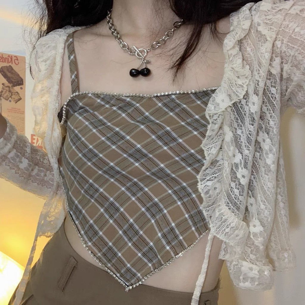 Bộ áo hai dây + áo khoác + chân váy xếp ly + áo cardigan ngắn ngọt ngào thời trang cho nữ