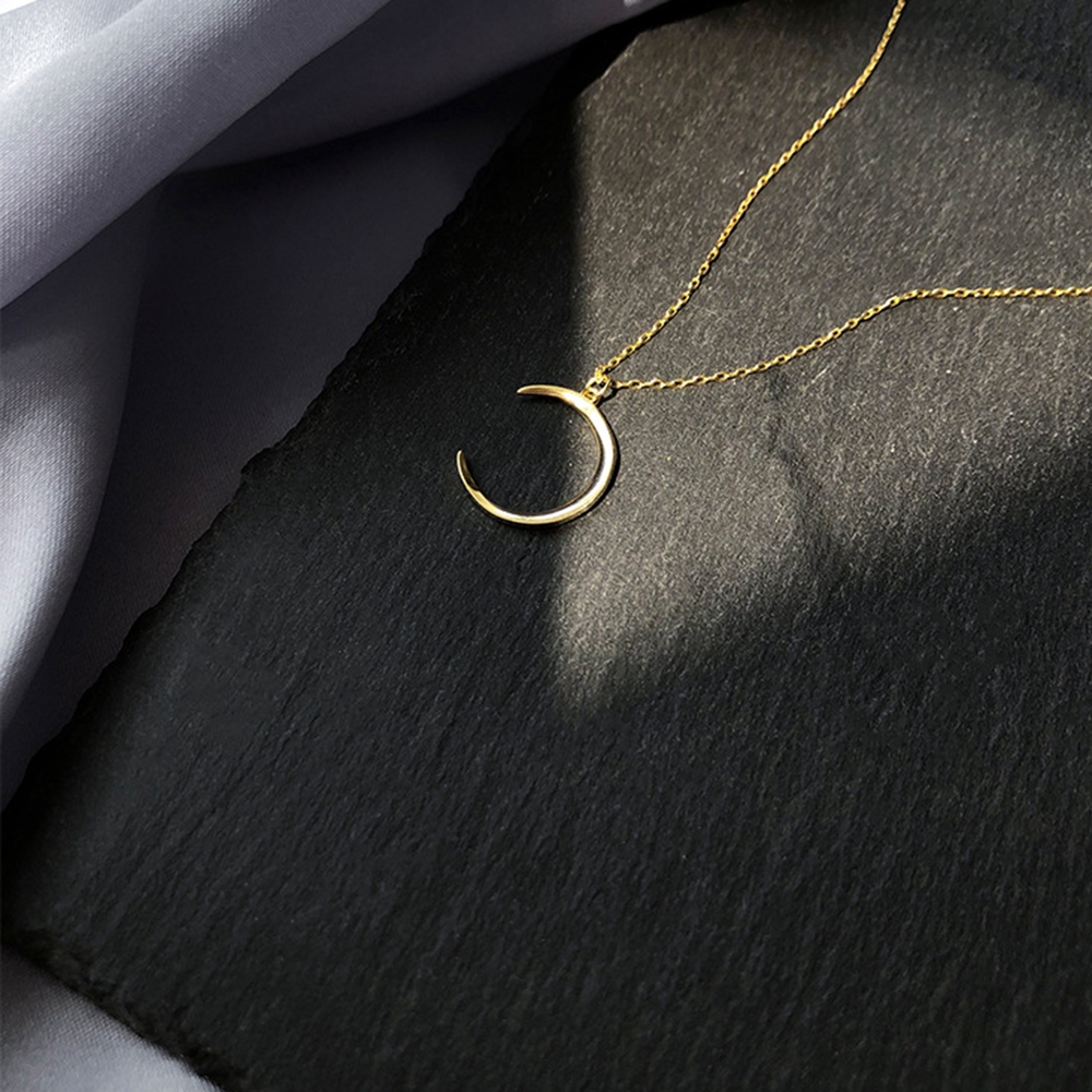 Vòng cổ mặt trăng khuyết đơn giản cho nữ