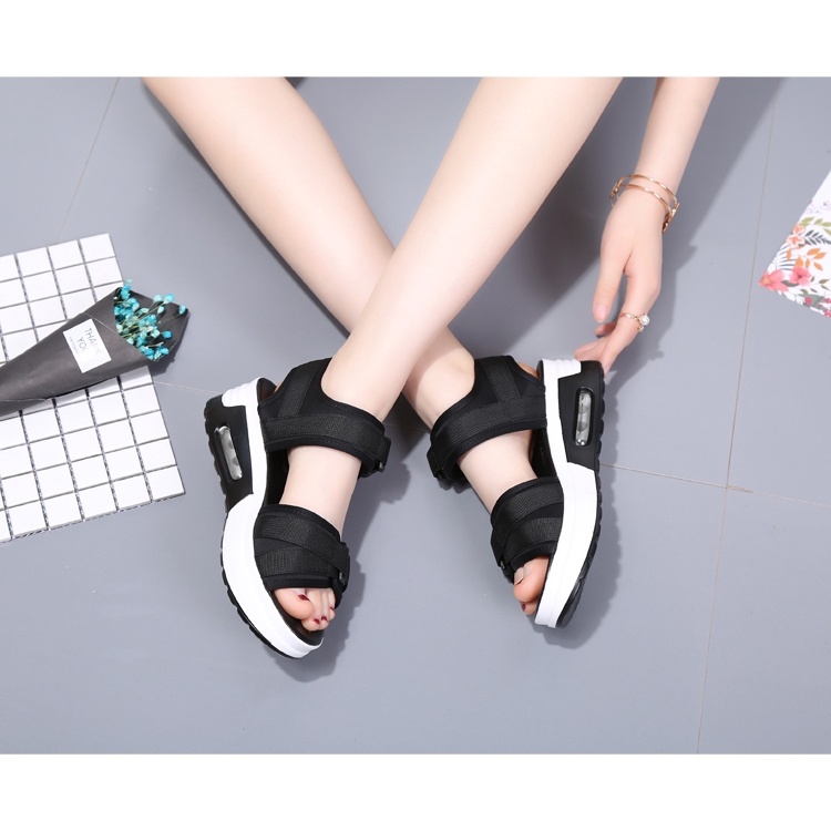 Sandal Thể Thao Đế Xuồng Dễ Phối Đồ Cho Nữ
