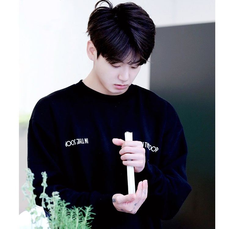 ÁO PHÔNG IN THE SOOP BTS l CHEAP MOMENT WITH BTS