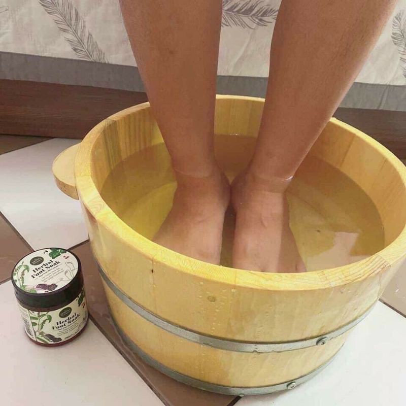 FOOT MASSAGE NGÂM CHÂN THẢI ĐỘC qua gang bàn chân