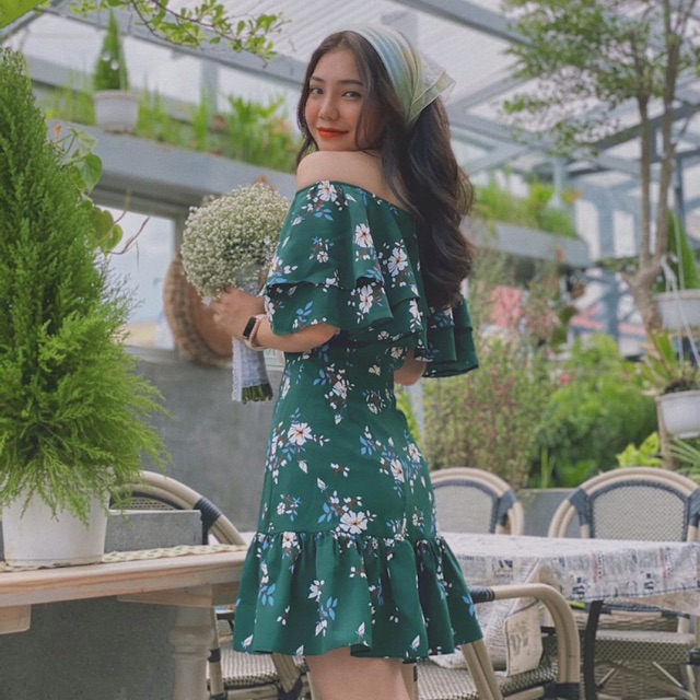 Đầm bẹt vai hoa