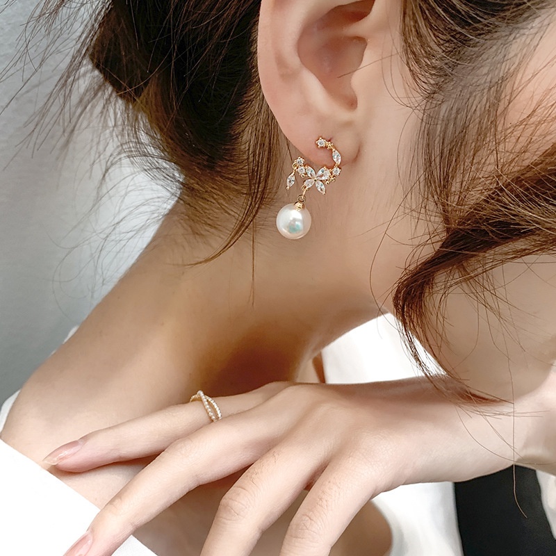 Khuyên Tai Hình Hoa Đính Ngọc Trai Nhân Tạo Phong Cách Thời Trang Mới