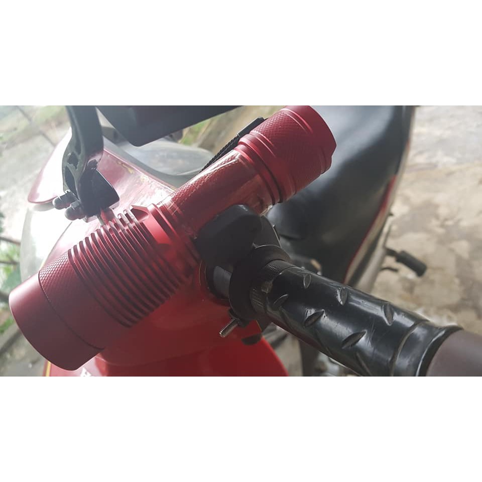 Kẹp đèn pin trợ sáng cho xe máy,xe đạp xoay 360 độ điều chỉnh tiêu cự
