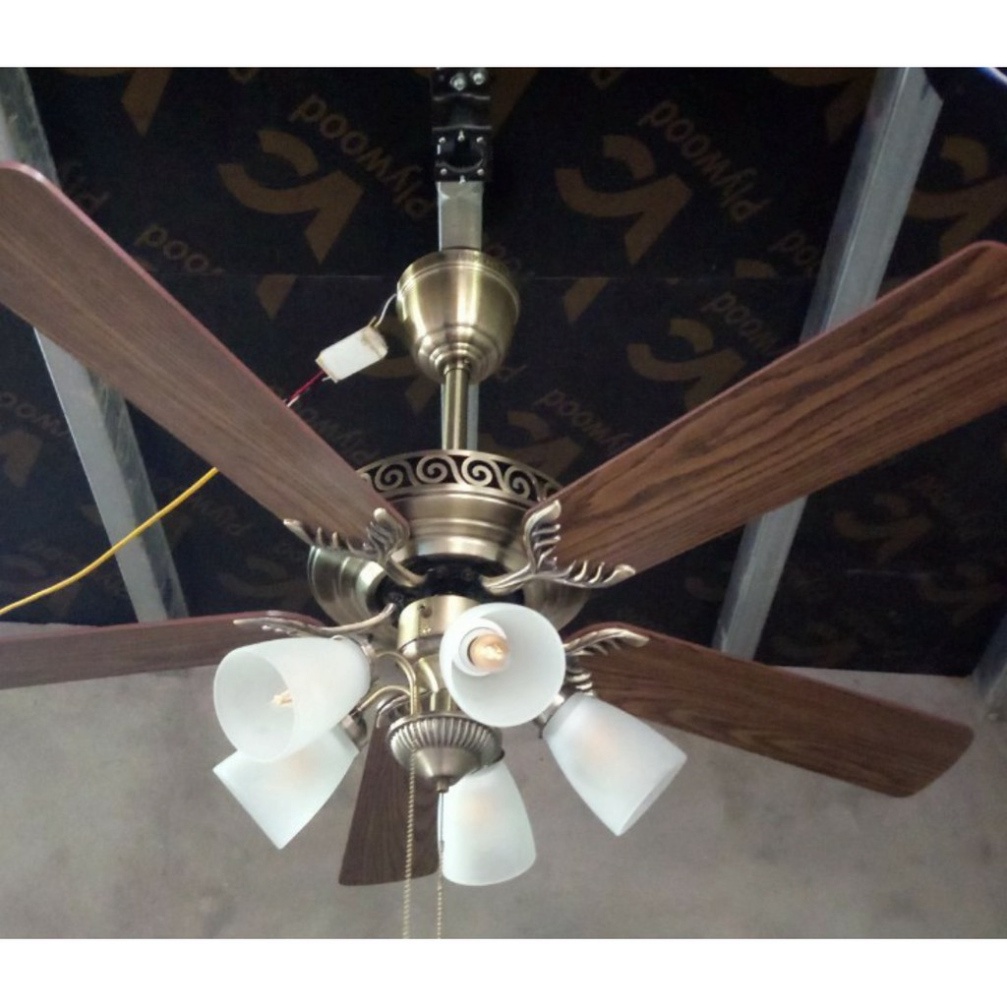 Quạt Trần Đèn TT11 Lõi Đồng .Động Cơ 110W Chạy Mát Và Siêu tiết kiệm ngân sách ĐiệnTặng Kèm Móc cao su đặc Treo Quạt [