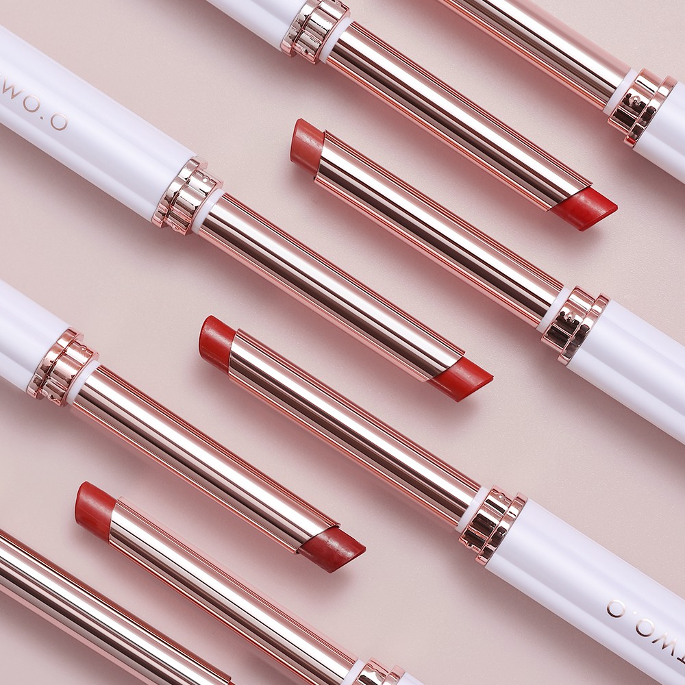 Son môi lì O.TWO.O bền màu không khô chống thấm nước 0.95g