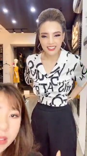 Áo Croptop chữ CChat