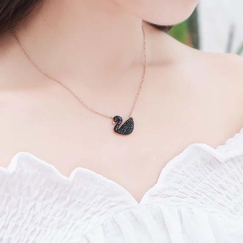 Vòng cổ cỏ bốn lá khí chất Nhật Bản và Hàn Quốc tay bông tai bộ ba mảnh của bạn gái hoang dã học sinh chuỗi xương đòn nữ