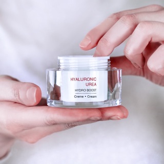 Kem Dưỡng Ẩm Làm Căng Da Dalton Hyaluronic Urea Hydro Boost Cream