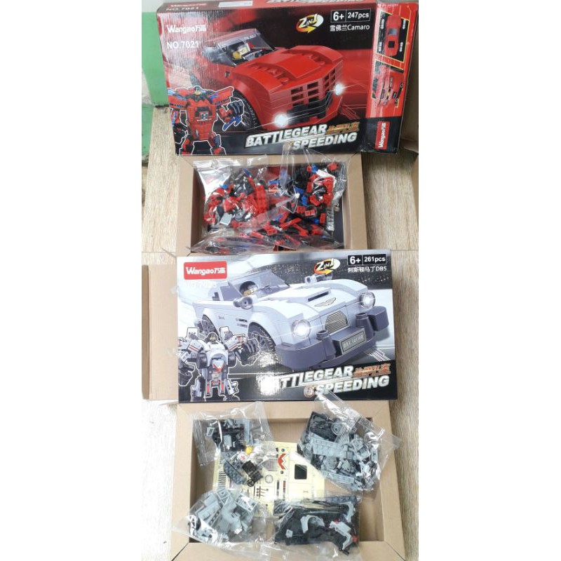 Lắp ráp 1 hộp Lego-Xe chiến tốc độ có nhiều chi tiết bằng nhựa rất đẹp