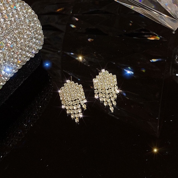Bông tai tua rua đính đá lấp lánh thời trang