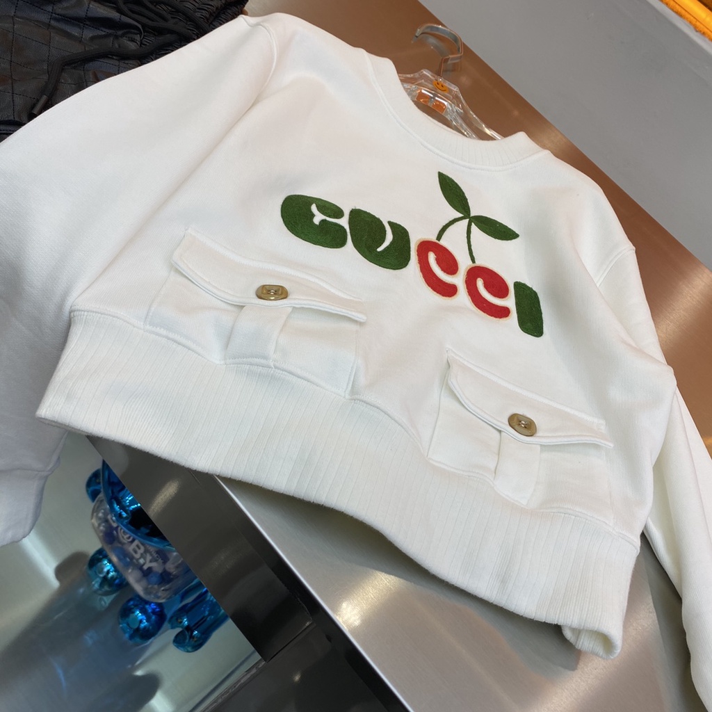 Áo len nữ cao cấp GUCCI GG GC thiết kế năng động và thời trang với họa tiết, màu sắc trẻ trung