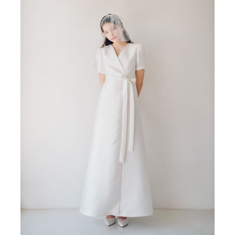 💌 Váy cưới Hàn Quốc cổ V tà đắp chéo phom ngắn tay bồng nhẹ