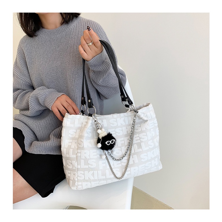 Túi xách đeo chéo vai JASMIN NOIR cỡ lớn bằng vải nhung dập nổi họa tiết chữ phối chuỗi xích dành cho nữ