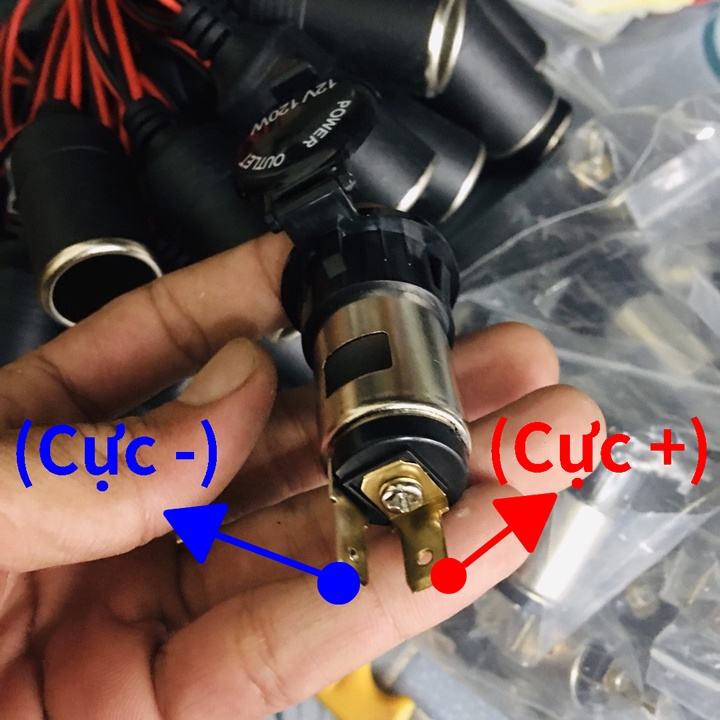 Ổ Cắm Đầu Tẩu Sạc 12V  Đuôi Cái Trên Ô Tô, Xe Máy