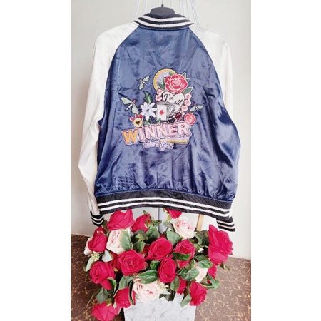 Áo khoác bomber thêu cực đẹp