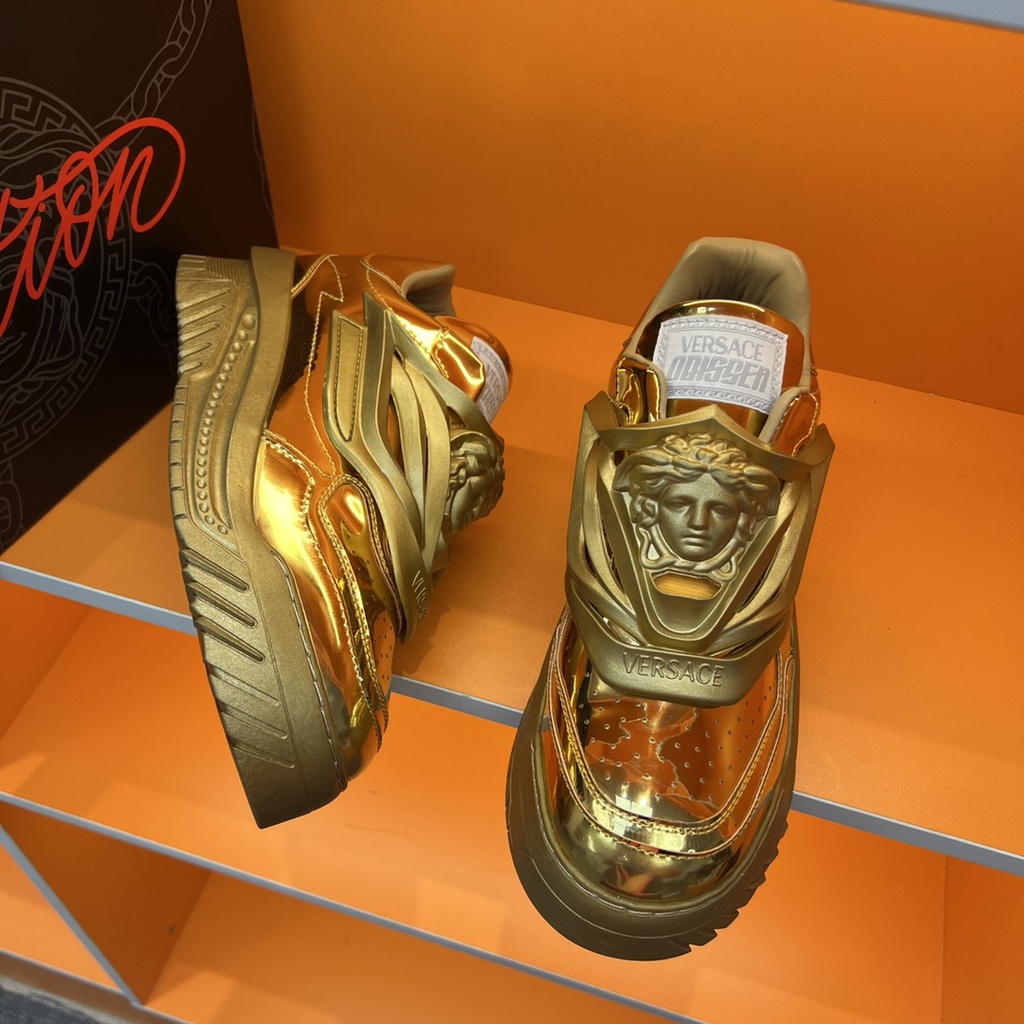Giày thể thao nam Versace đơn sắc sành điệu, cá tính