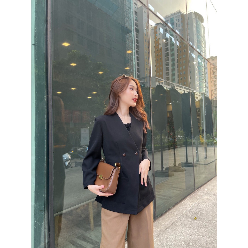 YU CHERRY | Áo khoác nữ không cổ, có túi Neckless Button Blazer YA391