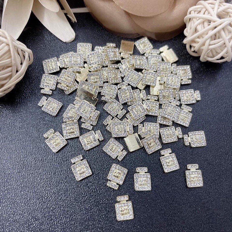 Cham cao cấp- mẫu cham hãng- xịt nước hoa- phụ kiện nail