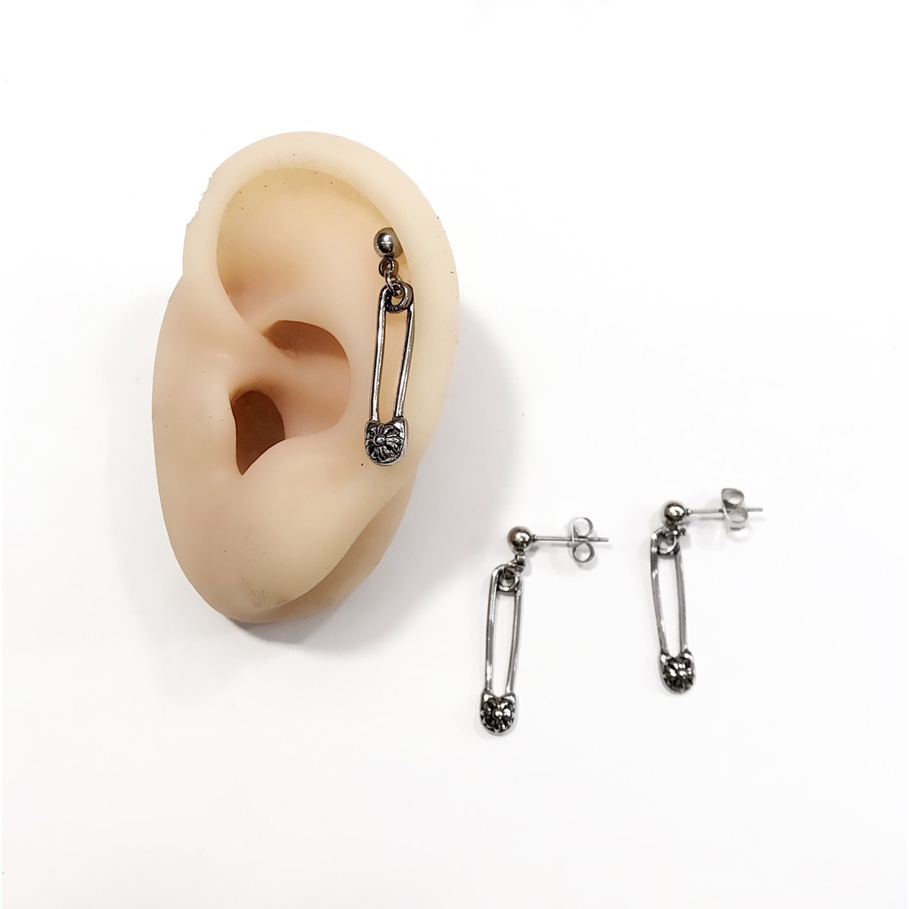 KHUYÊN TAI HÌNH GIM BĂNG CHROMEHEARTS CÁ TÍNH