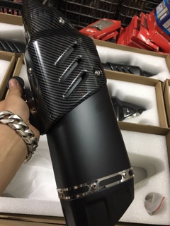 Lon bô AKa R1