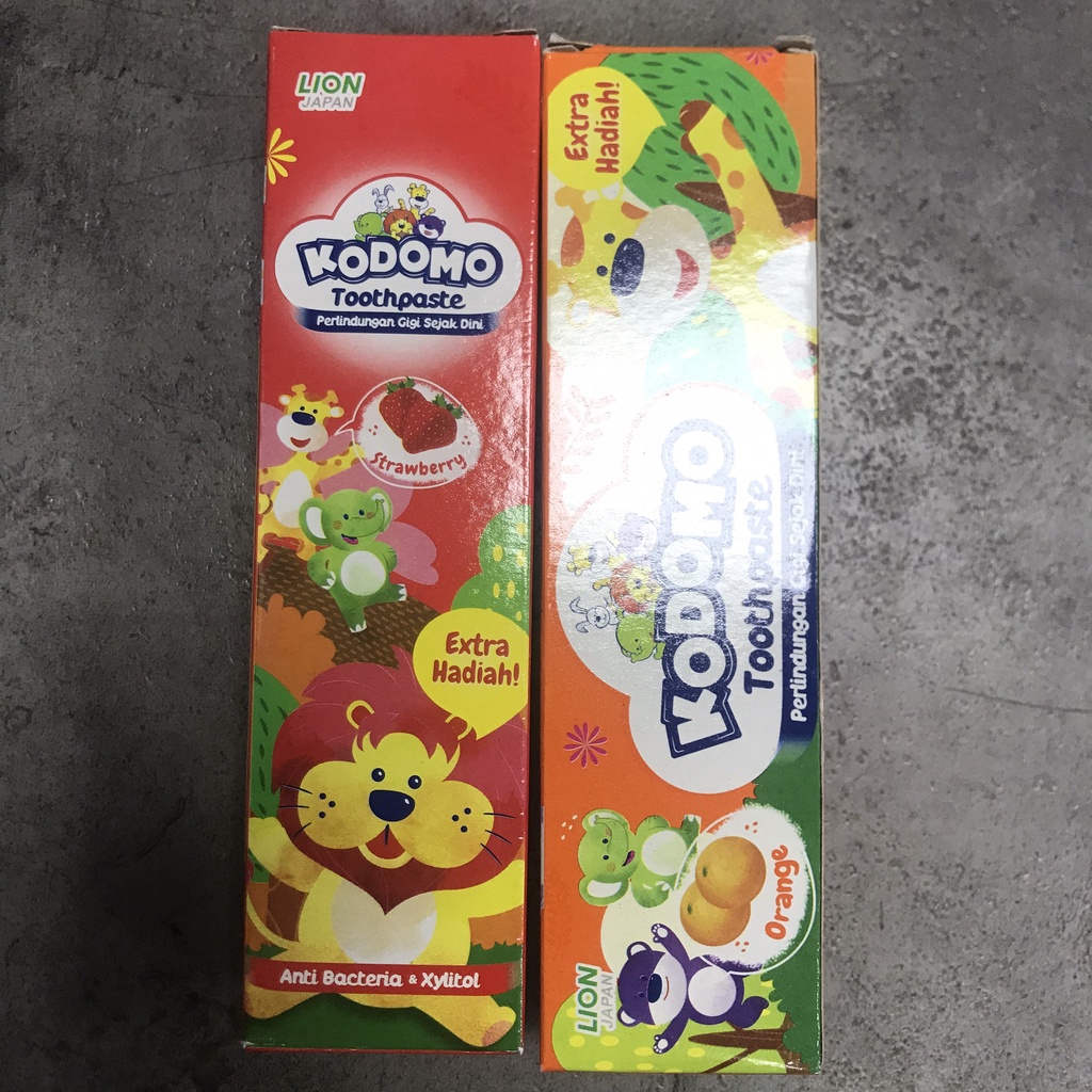 Kem Đánh Răng cho bé KODOMO Toothpaste 45g (hương cam/hương dâu)