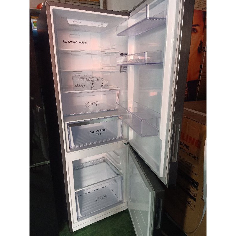 Tủ lạnh Samsung dung tích 310 lít, tủ mới,  đẹp mẫu mã.
