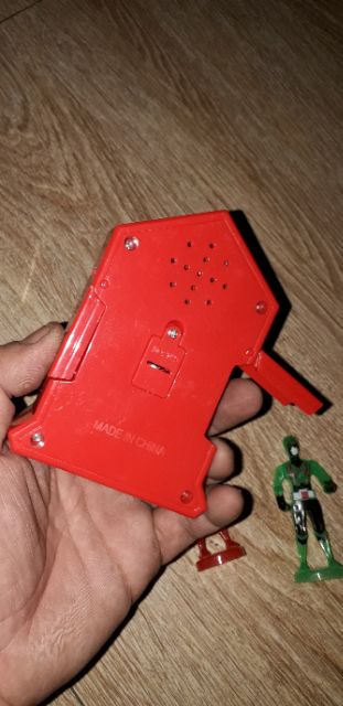 Mô hình điện thoại 2 siêu nhân gao bằng nhựa có nhạc và đèn Led rất đẹp