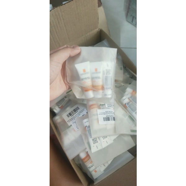 3 Tuýp Kem Chống Nắng La Roche-Posay Dạng Sữa Không Nhờn Rít Cho Da Nhạy Cảm SPF 50+PA++++ 3ml