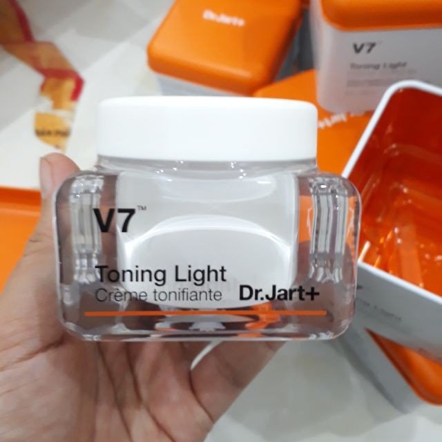 Kem dưỡng trắng và tái tạo da cao cấp V7Toning Light Hàn Quốc 50ml