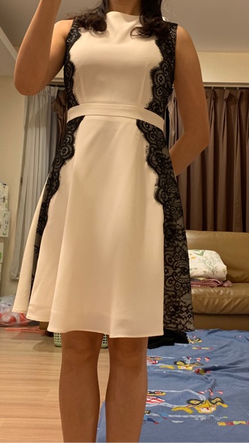 Thanh lý váy công xở màu trắng thương hiệu Heradg