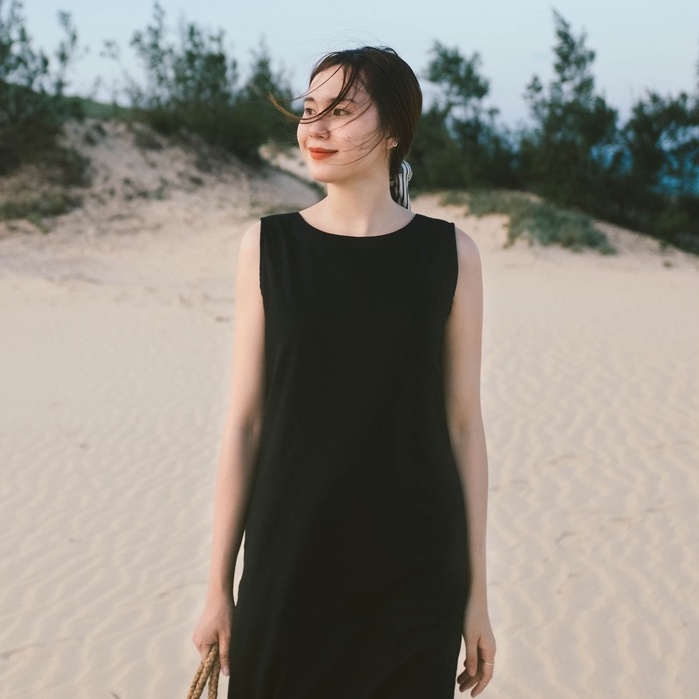 Đầm đen dáng dài Fabric Holic