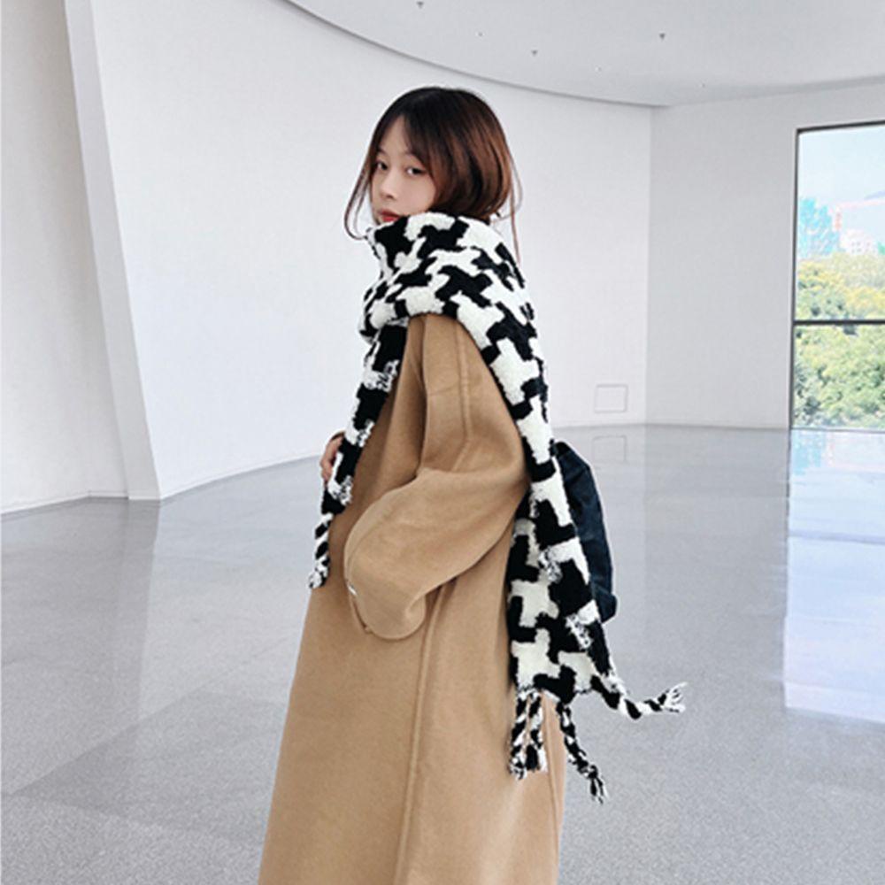 Khăn Choàng Cổ Phối Tua Rua Chất Liệu Polyester Ấm Áp Thời Trang Thu Đông Cho Nữ