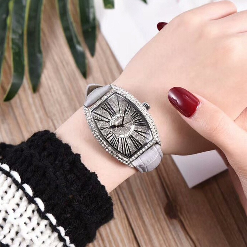 Boutique 2018 Brand Fashion Waterproof Stars Leather Watch Women's Watch Foreign Trade High-End Style Quartz Watch